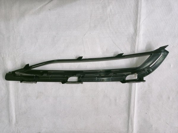 4M0807157A Накладка воздухозаборника переднего бампера левая Audi Q7 2016-2021