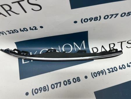 5G0854662FRYPGRU Накладка переднего бампера верхняя правая Volkswagen Golf 7.5 2017-2019