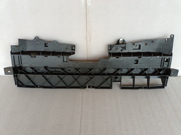 68203073AA Дефлектор радиатора 2.4 Jeep Cherokee 2014-2018