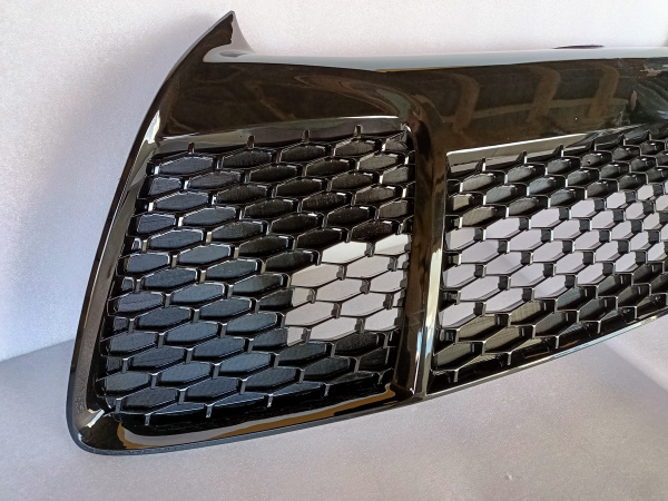5311206280 Решетка переднего бампера SE Toyota Camry USA 2015-2017