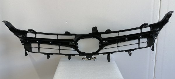 5310106411 Решетка радиатора Toyota Camry USA 2015-2017