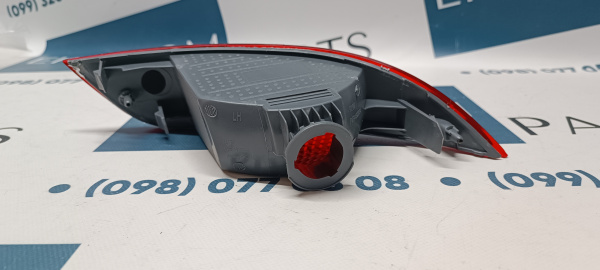 F1EZ13A565B Катафот-туманка заднего бампера левый Ford Focus Hatchback 2011-2018