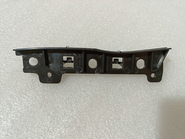 GJ5Z-17C947-AA Крепление (кронштейн) переднего бампера правое Ford Escape 2017-2019