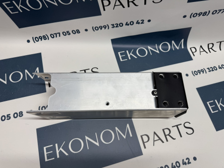 1487461-00-D Пятак переднего усилителя верхний левый Tesla Model Y 2020-2024