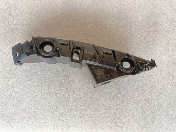 3CN807050 Крепление переднего бампера левое Volkswagen Atlas 2017-2020