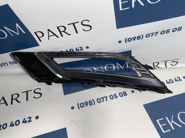 HS7Z17B814BA Рамка противотуманной фары матовая с накладкой под покраску правая Ford Fusion 2017-2018