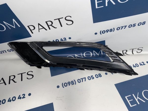 HS7Z17B814BA Рамка противотуманной фары матовая с накладкой под покраску правая Ford Fusion 2017-2018