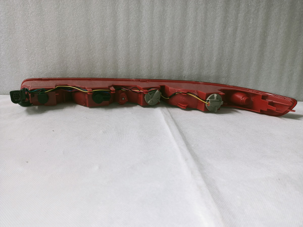 4L0945095A Катафот заднего бампера левый AUDI Q7 2010-2015