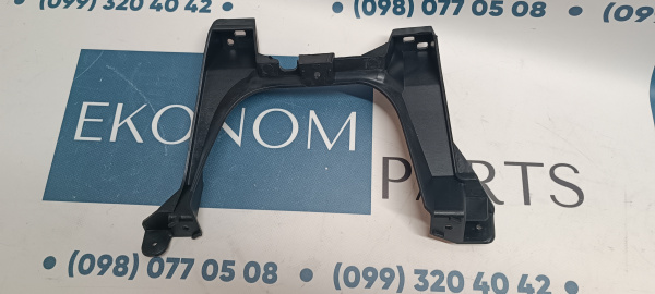 68338961AA Крепление насадки глушителя правое Jeep Cherokee 2019-