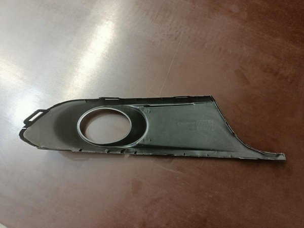 5C6853665A9B9 Рамка противотуманной фары левая Volkswagen Jetta 2012-2015