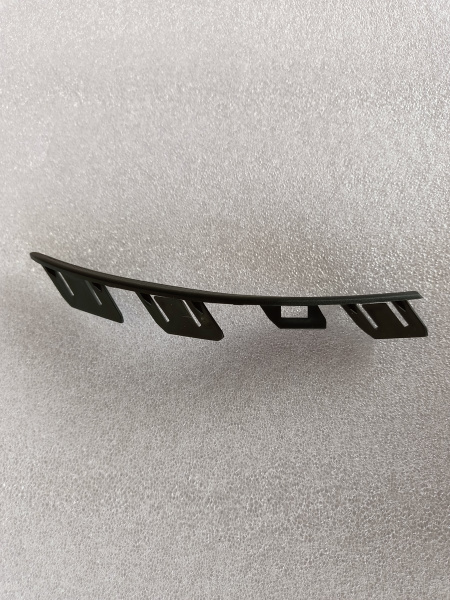 81481-02850 Накладка противотуманной фары правая Toyota Corolla LE 2020-2023