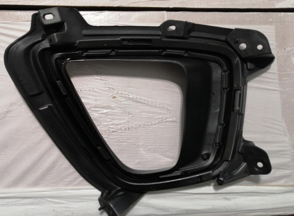 86525-C5030 Рамка противотуманной фары левая Kia Sorento 2015-2018