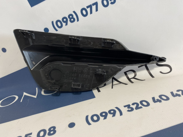 62256HV10A Заглушка противотуманной фары правая черная Nissan Qashqai 2018-2022