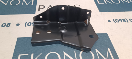 1864450-00-D Крепление переднего нижнего усилителя (метал) левое Tesla Model 3 2024-